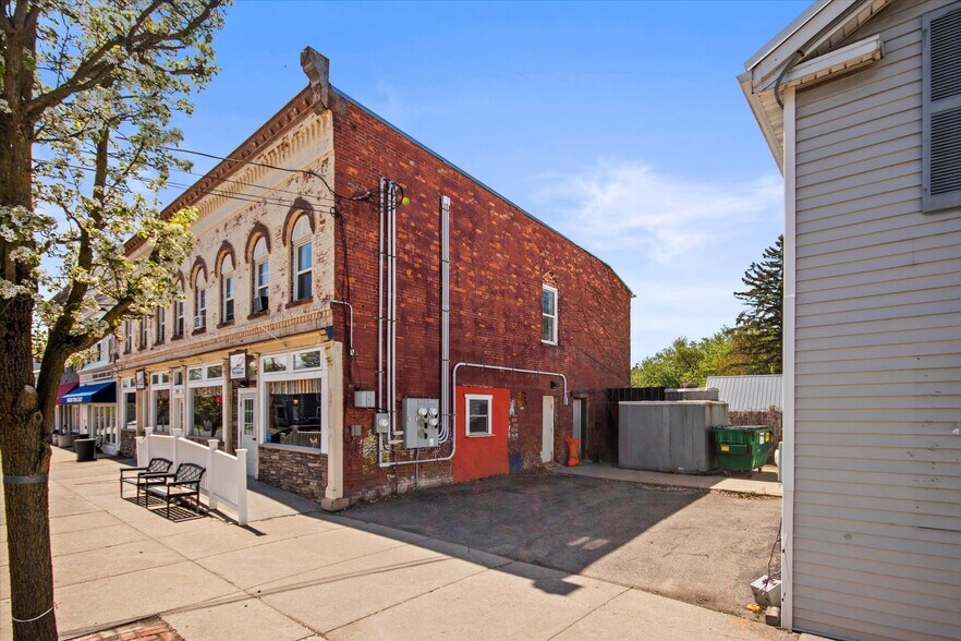 3829 N Main St, Marion, NY à vendre - Photo de l’immeuble – Image 3 sur 29