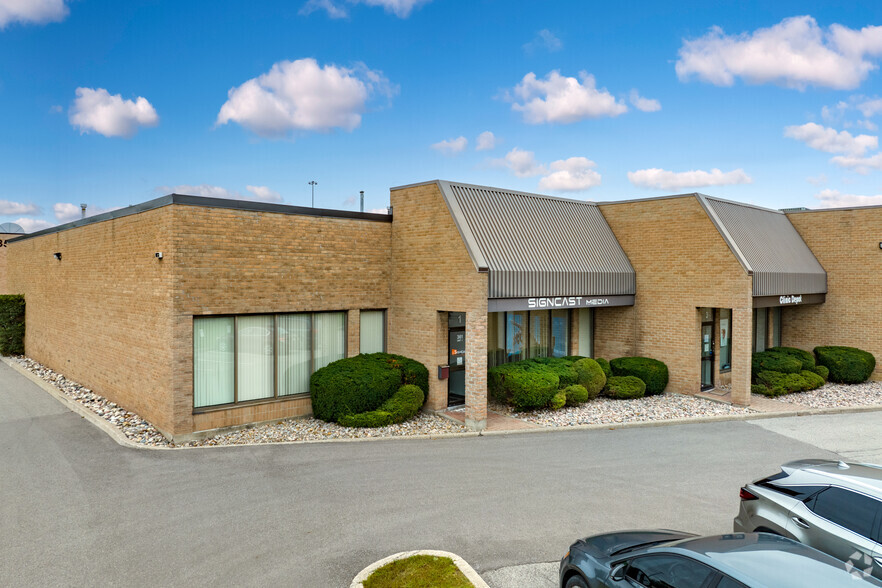 361 Steelcase Rd W, Markham, ON à louer - Photo de l’immeuble – Image 2 sur 4