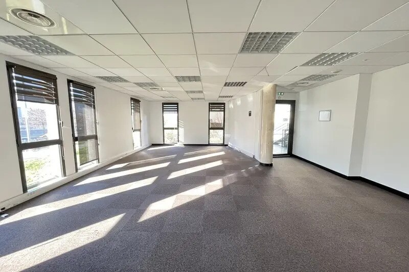 Bureau dans Montpellier à louer - Photo de l’immeuble – Image 2 sur 7