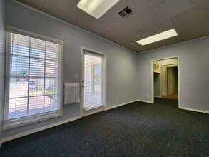 4821-4825 S Peoria Ave, Tulsa, OK à louer Photo intérieure– Image 2 sur 8