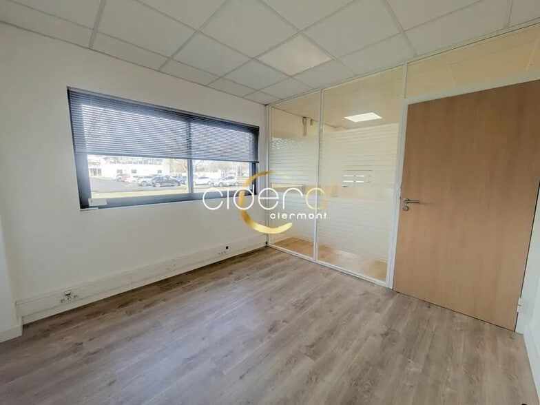 Bureau dans Aubière à louer - Photo de l’immeuble – Image 1 sur 6