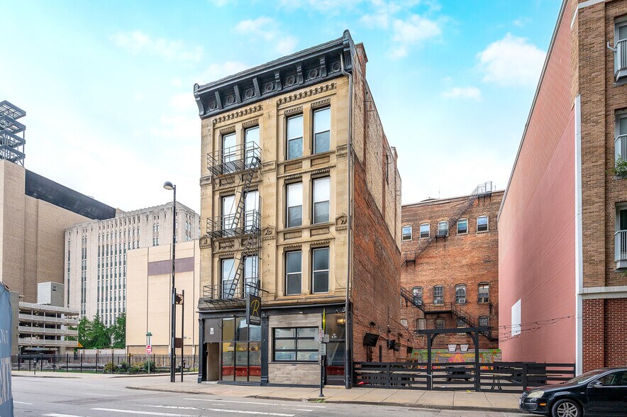 126 W Sixth St, Cincinnati, OH à louer - Photo de l’immeuble – Image 2 sur 54