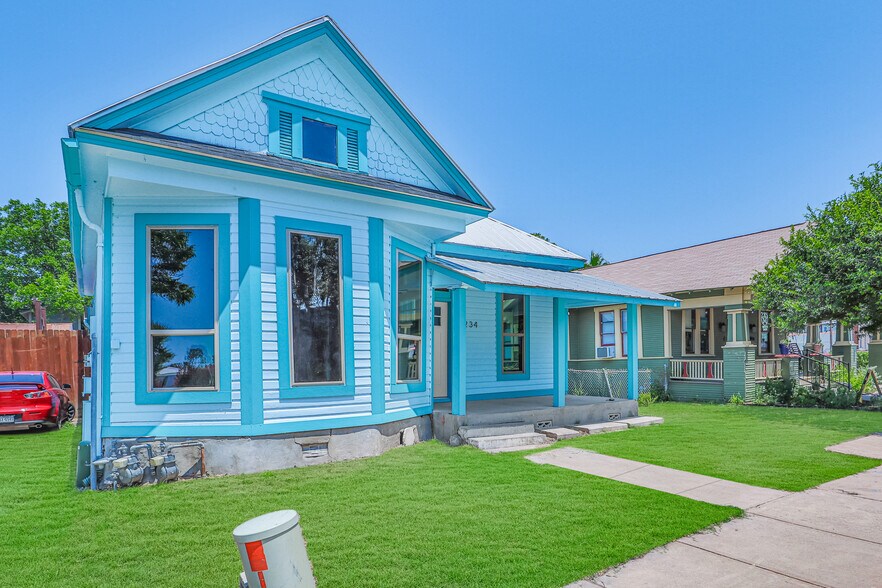 1234 S Saint Marys St, San Antonio, TX à vendre - Photo de l’immeuble – Image 2 sur 12
