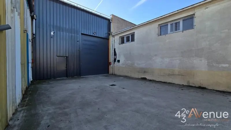 Industriel/Logistique dans Roche-la-Molière à vendre - Photo de l’immeuble – Image 1 sur 13