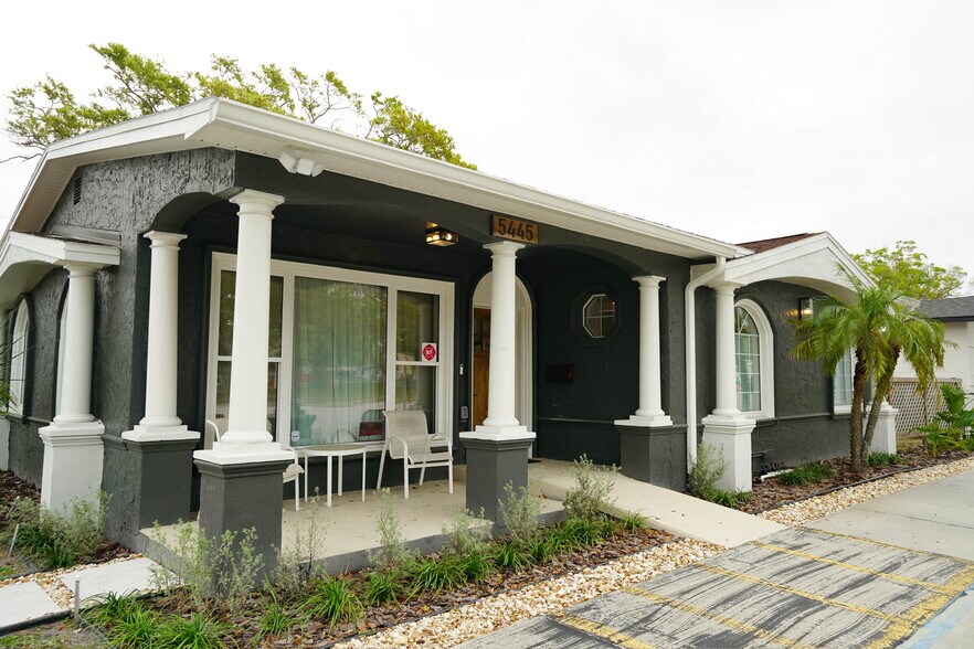 5445 16th St N, Saint Petersburg, FL à louer - Photo de l’immeuble – Image 2 sur 3