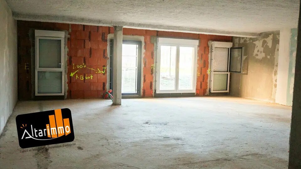 2 Bis Rue De La Chacatière, Lèves à louer - Photo de l’immeuble – Image 3 sur 5