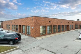 Plus de détails pour 691-729 Petrolia Rd, Toronto, ON - Industriel/Logistique à louer