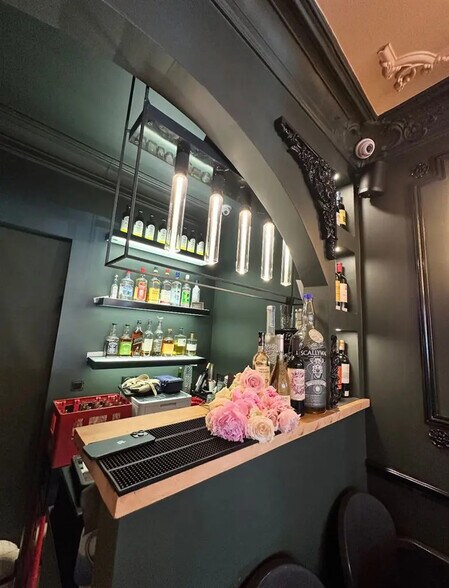 Local commercial dans Paris à louer - Photo intérieure – Image 3 sur 5