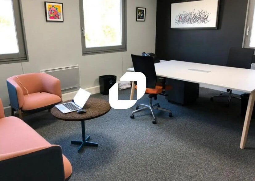 45 1 Avenue De Flandre, Wasquehal à louer - Photo de l’immeuble – Image 3 sur 7