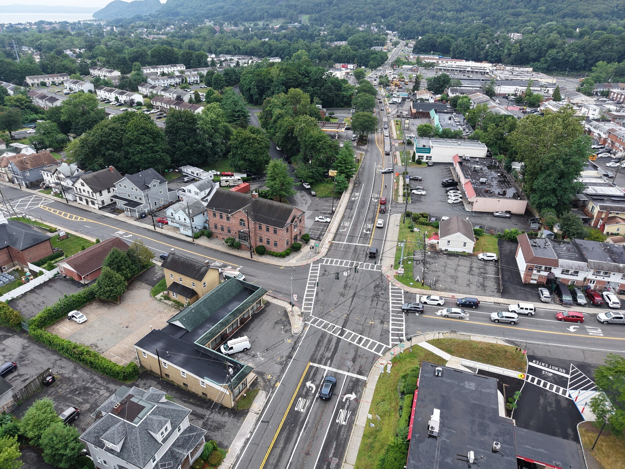 2 N Route 9W, West Haverstraw, NY à louer Photo de l’immeuble– Image 1 sur 18