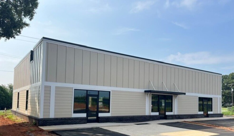 1605 N NC 16 Hwy, Conover, NC à vendre - Photo de l’immeuble – Image 1 sur 8