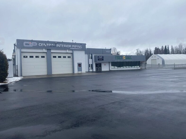 7405 Hart Hwy, Prince George, BC à louer - Photo principale – Image 1 sur 17