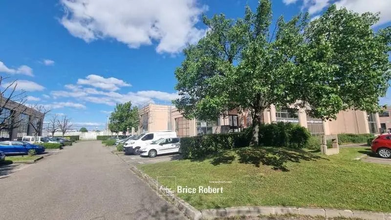 Bureau dans Bron à louer Photo de l’immeuble– Image 1 sur 5