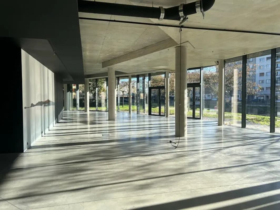 Bureau dans Rennes à louer Photo de l’immeuble– Image 1 sur 8