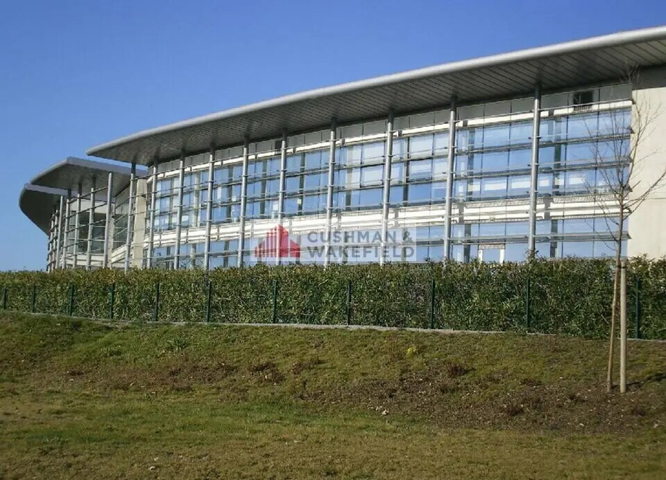 Bureau dans Nîmes à louer Photo de l’immeuble– Image 1 sur 3