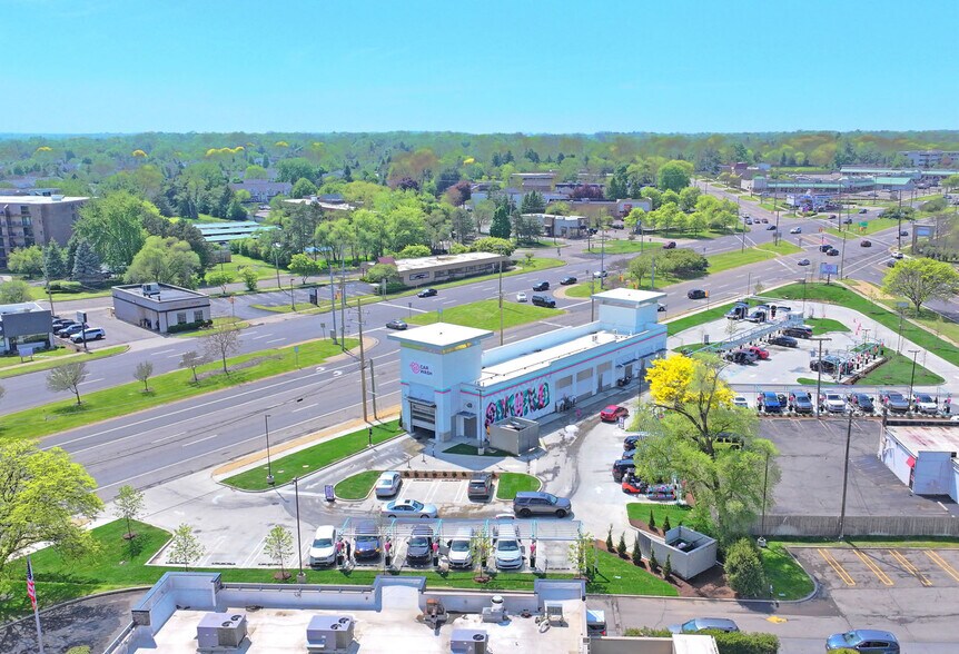 28810 Northwestern Hwy, Southfield, MI à vendre - Photo de l’immeuble – Image 2 sur 6