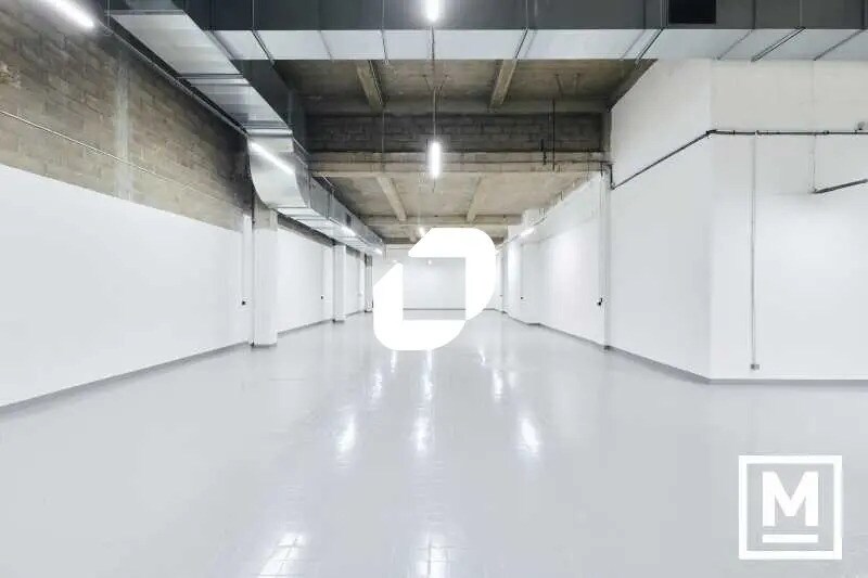 Local d’activités dans Montreuil à louer - Photo de l’immeuble – Image 2 sur 11