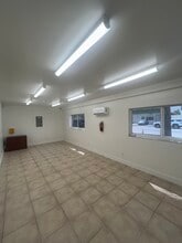 2591-2595 NW 4th Ct, Fort Lauderdale, FL à louer Photo de l’immeuble– Image 2 sur 5