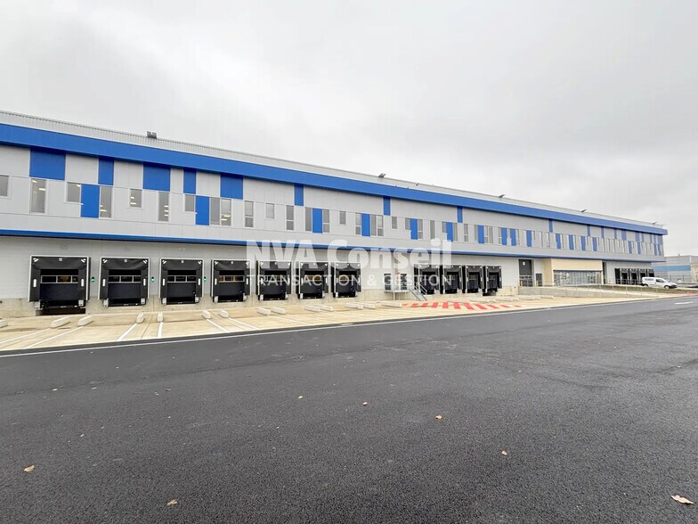 Industriel/Logistique dans Éragny à louer - Photo de l’immeuble – Image 3 sur 14