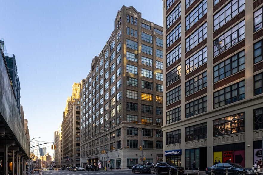 160-170 Varick St, New York, NY à louer - Photo de l’immeuble – Image 2 sur 7