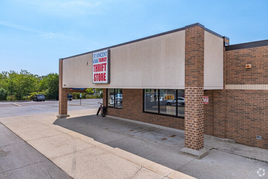 1820 W Jefferson St, Joliet, IL à vendre - Photo de l’immeuble – Image 2 sur 4
