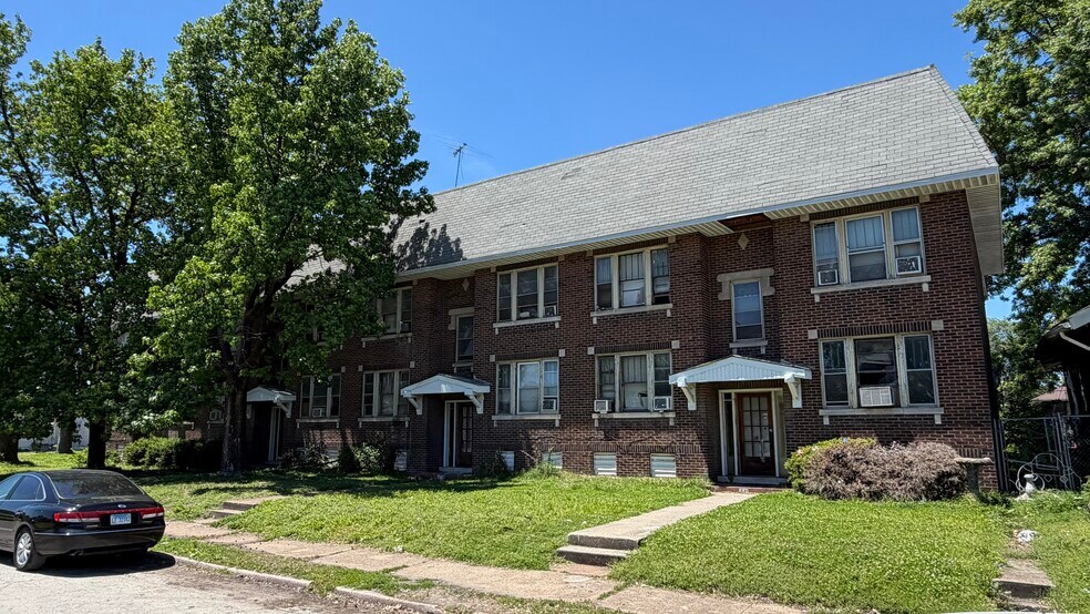 411 Gray Blvd, East Saint Louis, IL à vendre - Photo de l’immeuble – Image 1 sur 2