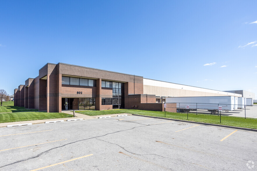 802 SE Shurfine Dr, Ankeny, IA à louer - Photo principale – Image 1 sur 2