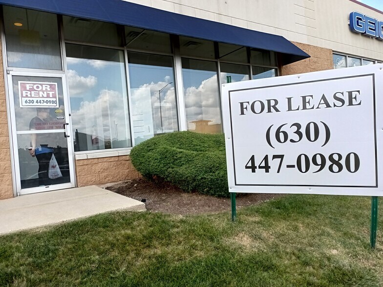 4412 E New York St, Aurora, IL à louer - Photo de l’immeuble – Image 1 sur 5