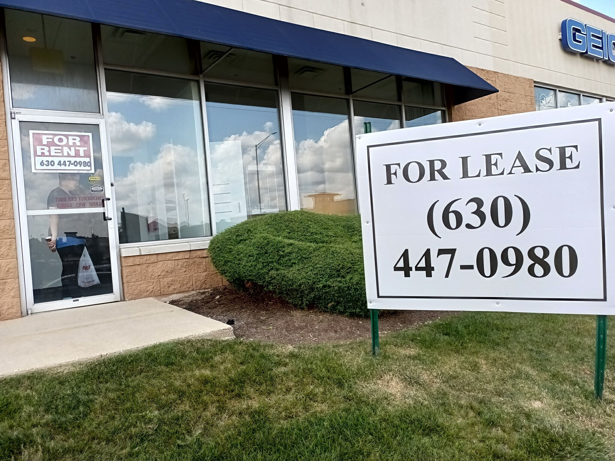 4412 E New York St, Aurora, IL à louer Photo de l’immeuble– Image 1 sur 6