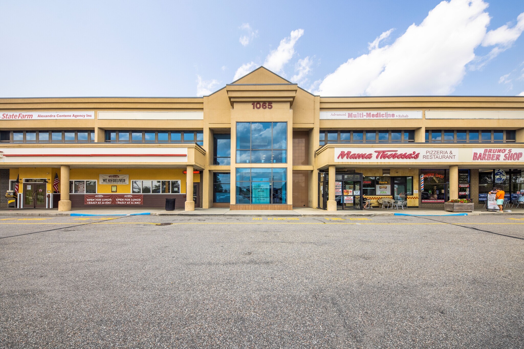 1055-1083 Old Country Rd, Westbury, NY à louer Photo de l’immeuble– Image 1 sur 7