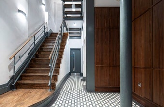 42-44 Beak St, Londres à louer Hall d’entrée– Image 2 sur 7