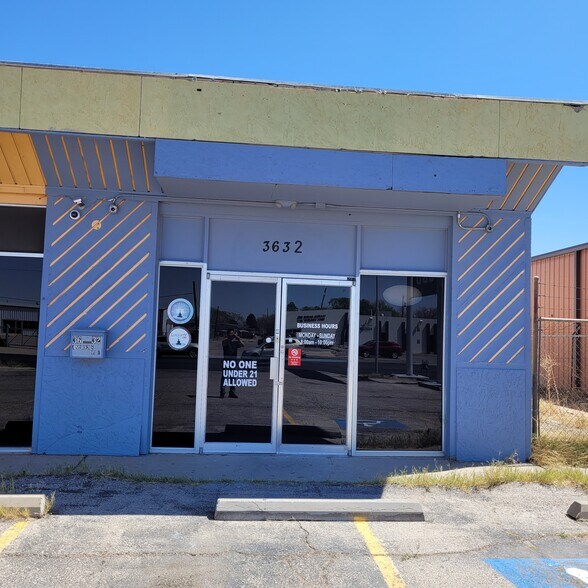 3636 Andrews Hwy, Odessa, TX à louer - Photo principale – Image 1 sur 45