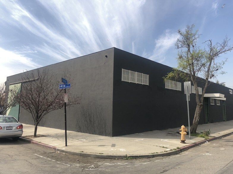 2828 E 14th St, Long Beach, CA à louer - Photo de l’immeuble – Image 1 sur 15