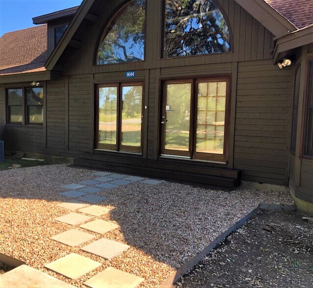 4225 E Highway 290, Dripping Springs, TX à louer - Photo de l’immeuble – Image 3 sur 47