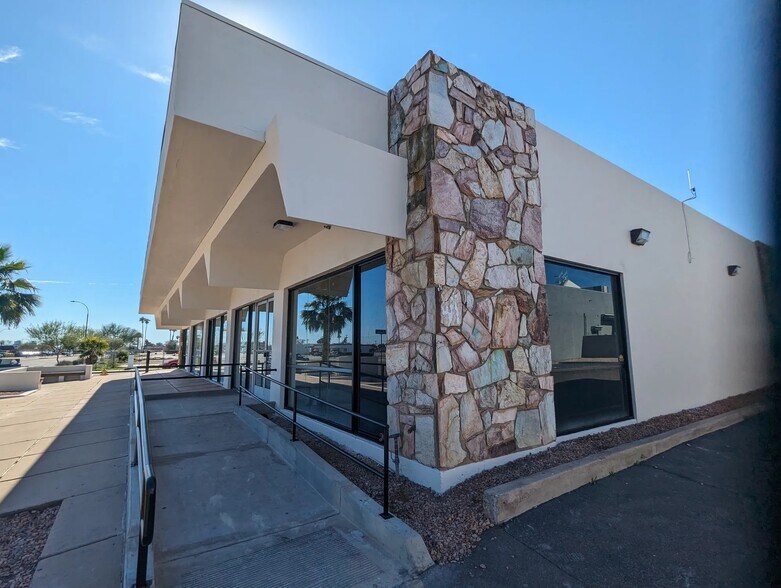 1302 N Scottsdale Rd, Scottsdale, AZ à louer - Photo de l’immeuble – Image 3 sur 10