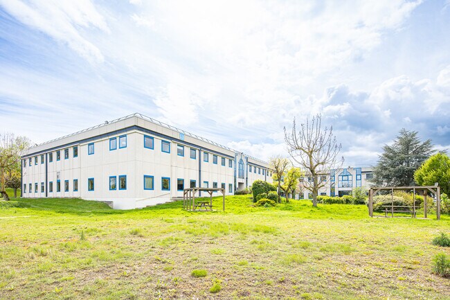 Plus de détails pour 12 Avenue Du Québec, Villebon-sur-Yvette - Bureau, Local d'activités à louer