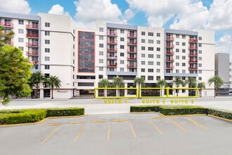 3930 NW 7th St, Miami, FL à louer Photo intérieure– Image 1 sur 5