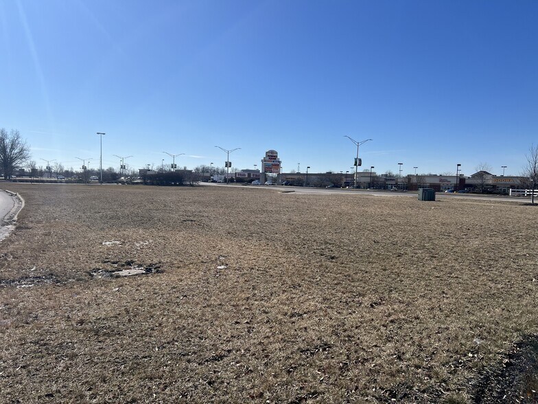 7700 Mall Rd, Florence, KY à vendre - Photo de l’immeuble – Image 2 sur 3