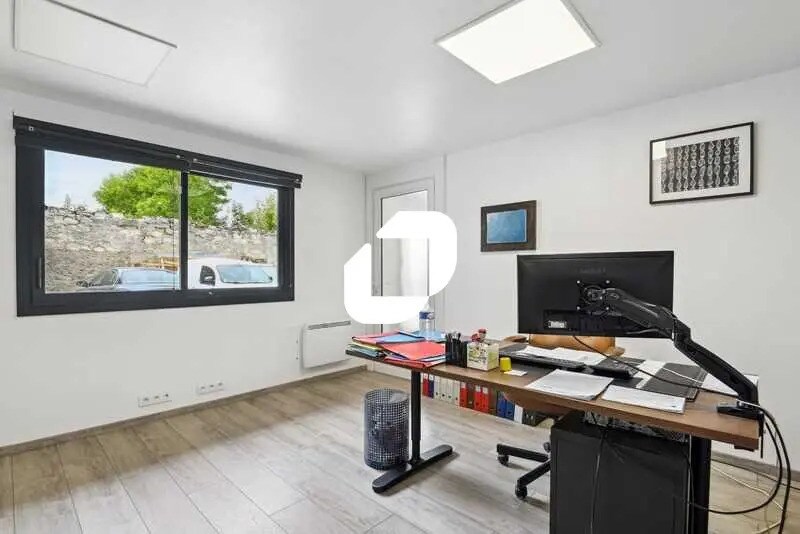 Local d'activités dans Draveil à vendre - Photo de l’immeuble – Image 2 sur 13