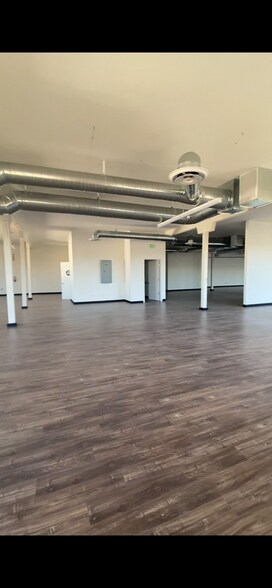 6000 S Gramercy Pl, Los Angeles, CA à louer - Photo de l’immeuble – Image 2 sur 3