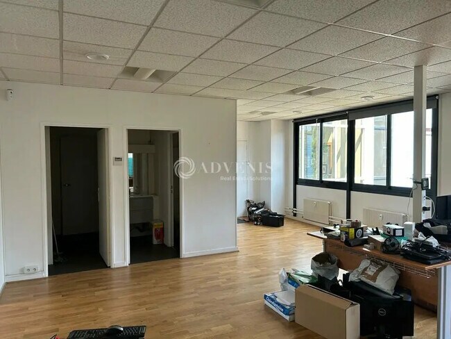 Plus de détails pour Bureau à vendre