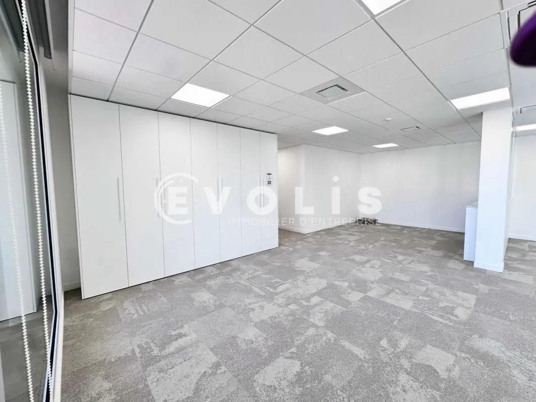 Bureau dans Serris à vendre Photo de l’immeuble– Image 1 sur 9