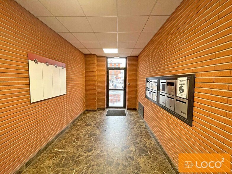 18 Place Roguet, Toulouse à louer - Photo de l’immeuble – Image 2 sur 4