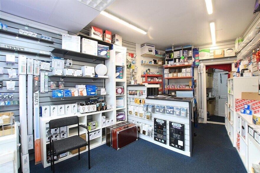20A Spring Grove Rd, Hounslow à vendre - Photo de l’immeuble – Image 3 sur 12