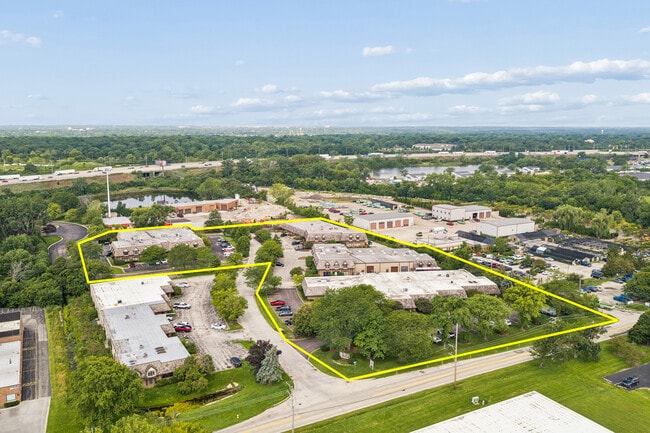 Plus de détails pour 10 2K+ SF Office/Flex Condo Portfolio – Différents types d’espaces aux enchères, Libertyville, IL