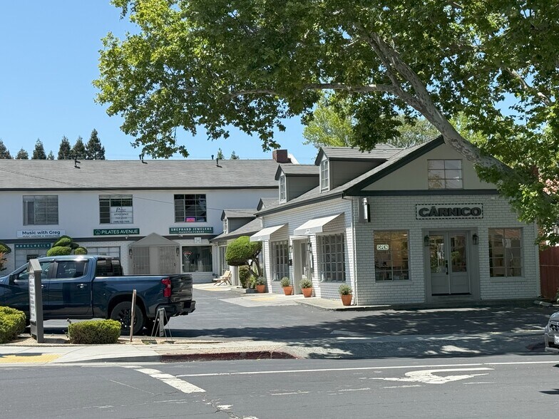 501 N Santa Cruz Ave, Los Gatos, CA à vendre - Photo de l’immeuble – Image 2 sur 17
