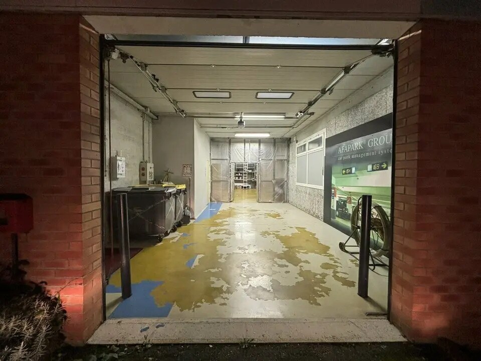 Local d'activités dans Villaines-sous-Bois à vendre Photo intérieure– Image 1 sur 6