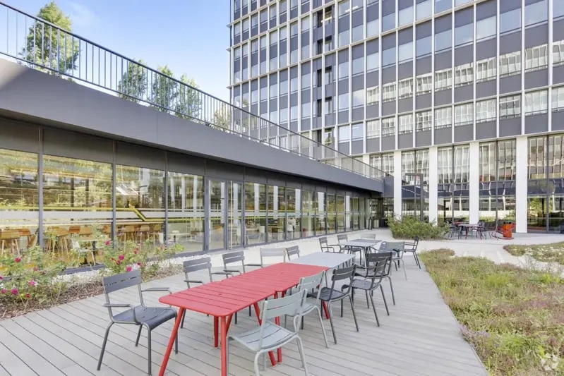 11 Dubonnet Av, Courbevoie à louer - Photo de l’immeuble – Image 1 sur 21