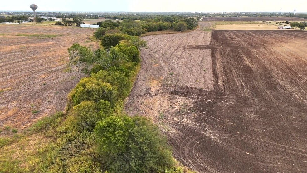 965 Kerfoot dr, Gunter, TX à vendre - Vidéo sur l’annonce professionnelle – Image 2 sur 33