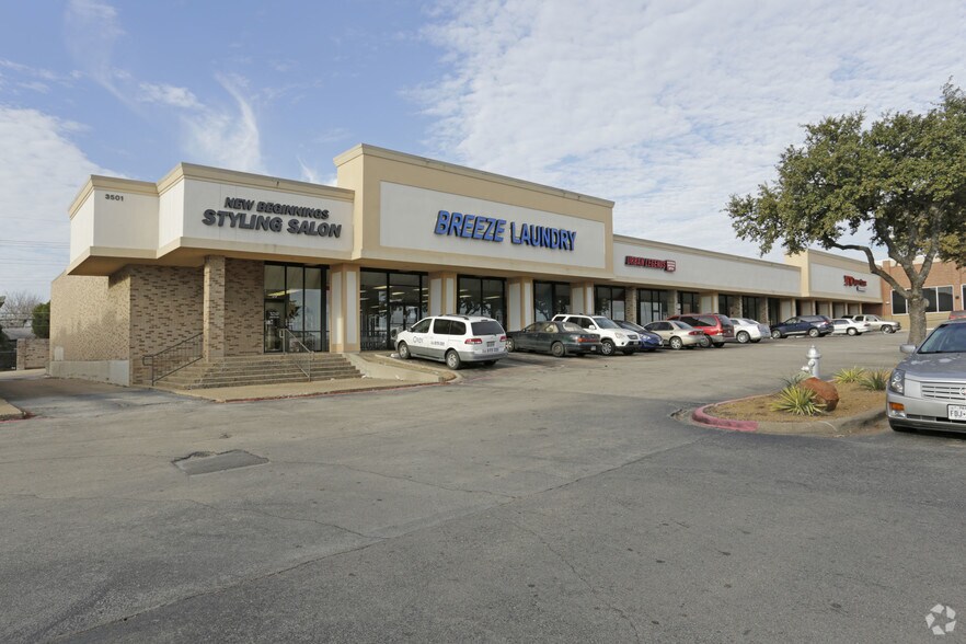 3501 Gus Thomasson Rd, Mesquite, TX à louer - Photo principale – Image 2 sur 19